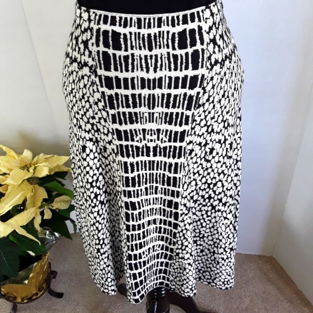 NWT SIONI HIGH WAIST KNIT SKATER SKIRT SZ M